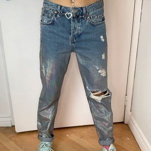Low cut baggy jeans with holographic wash
